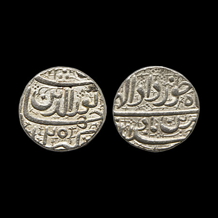 Jahangir (AH 1014-1037/1605-1627 AD), Silver Rupee, 11.40gm, Ahmadabad Mint, 'Muzaiyan' co