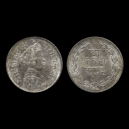 Baroda, Silver Rupee, 11.36gm, Sayaji Rao III , VS 1952, Milled coinage. KM Y36a. Uncircul