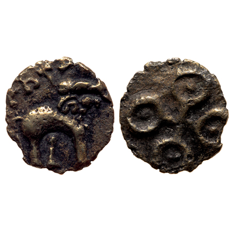 Satavahansa, Siri Satakarni, Bronze Unit, 2.09gm, Obv: Elephant moving right above Brahmi 