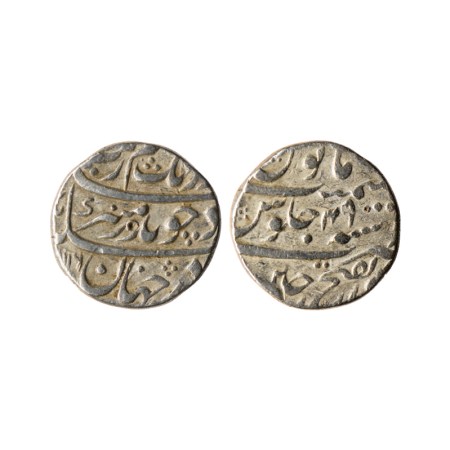 Aurangzeb, Silver Rupee, 11.48gm, Ujjain Dar ul Fateh Mint,AH 1116 / RY 49. KM 300.91. Ver