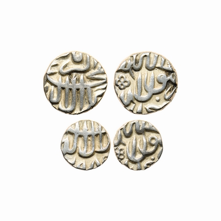 Akbar, Silver ½ & ¼ Rupee, 6.93gm, 3.47gm, Ujjain Mint, Tankah style. Extra Fine+, Scarce.