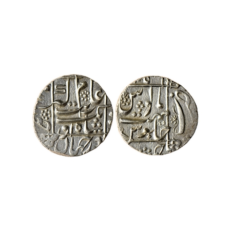 Aurangzeb, Silver Rupee, 11.53gm, Junagarh Mint, 17 RY, Square area type legends different