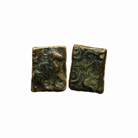 Sebakas of Vidarbha, Uninscribed, Pusad Hoard type, Copper Fraction, 1.39gm, Obv: Bull wal