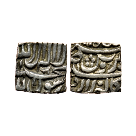 Akbar, Silver Square Rupee, 11.24gm, Bangala Mint, Kabe Roshan Couplet. KM 86.1. Extremely