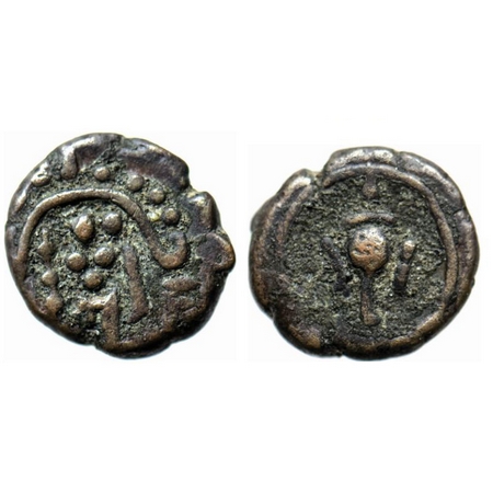 Madurai Nayaks, Copper Kasu, 2.32gm, Obv: Minakshi standing in arch, Rev: Conch. K. Ganesh