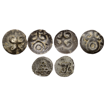 Chutu of Banavasi, Uninscribed Type, Lead Unit (3 Coins), Obv: Ten arched hill, Rev: Sriva