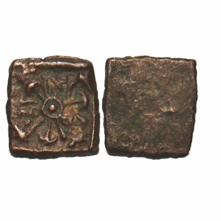 Eran-Vidisha Region, Copper, 0.91g, 10.67x9.84mm, Obv: Six armed symbol and taurine in qua