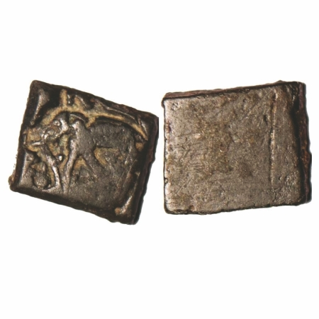 Pre-Satvahana, Pauni Region, uninscribed die-struck Copper coin 1.51g, 9.55x11.08mm, Obv: 