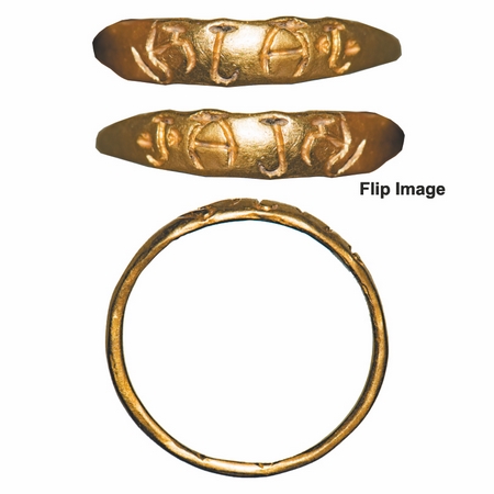 Guptas, A beautiful Gold Seal Ring, 2.65g, 20.93mm, Brahmi letters reading as "Esharasya",