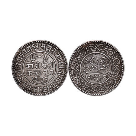 Kutch, Silver, 2 ½ Kori, 6.93g, Khengarji III, INO George V, VS 1973/1917 AD. Edge: KUTCH 