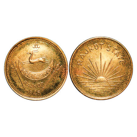Rajkot, Gold Mohur, 7.99g, Dharmendra Singhji (1930-1948 AD), VS 1945, Obv: Coat of arms o
