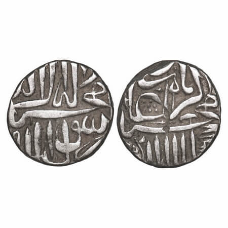 Akbar, Silver Mahmudi, 5.56g, mintless type (Mulher type/Mayurigiri), with a spear symbol.