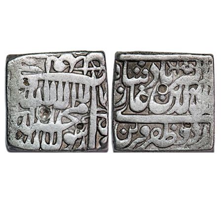 Akbar, Silver Square Rupee, 11.28g,Urdu Zafar Qarin Mint, Devanagari "AA" seen above "be' 