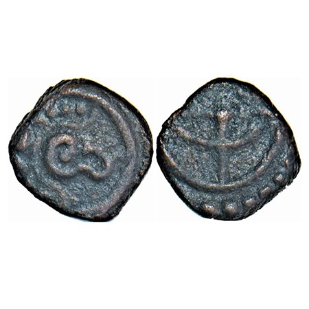 Travancore, Copper. Thirai Cash, 0.83g, Obv: Bow and Arrow, Rev: conch and garland above, 