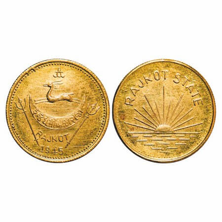 Rajkot, Gold Mohur, 8.00g, Dharmendra Singhji (1930-1948 AD), VS 1945, Obv: Coat of arms o