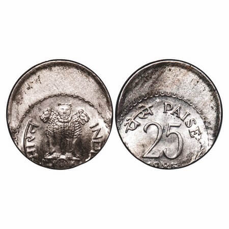 25 Paise, 1985, Copper Nickel, Calcutta Mint, Error struck off center. Almost Uncirculated