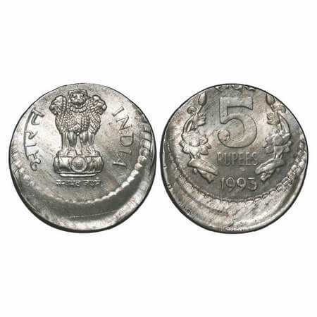 5 Rupees, 1993, Cu-Nic, 9.05g, Calcutta Mint, Error, 20 % Die shift. Uncirculated, Scarce.