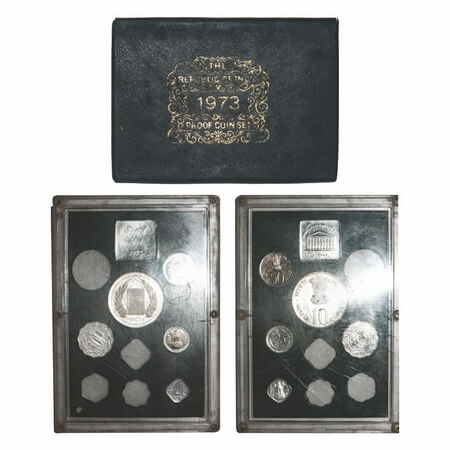 1973, incomplete Proof set, 10 Re, 50, 25, 10,1 Paise, Bombay Mint. With original box and 
