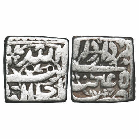 Akbar, Silver Square Rupee, 11.26g, Tatta Mint, Ilahi Month 'Amardad', Year 45. KM 88.7. A