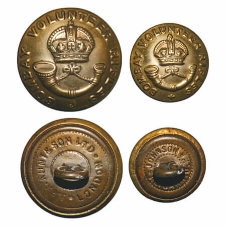 Bombay Volunteer Rifles Badge, Brass, 2 diff size buttons, J. R.I Aunt & sons Ltd London (