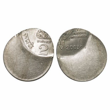 2 Rupees. 2003, Cu-Ni, Calcutta Mint. National Integration. 60 & Die Shift error. Uncircul