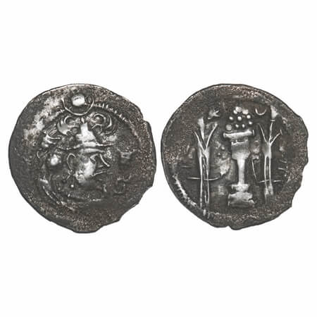 Indo-Sassanian, Anonymous issue, Silver Drachma, 3.99g, 25.57x25.29mm, Obv: Crowned bust o