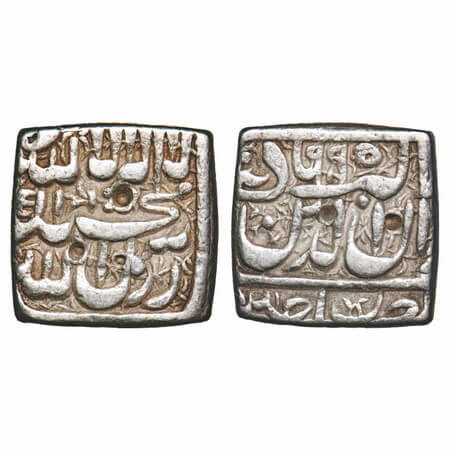 Akbar, Silver Square Rupee, 11.28g, Ujjain Mint, AH 995. KM 82.7. Very Fine+, Scarce.