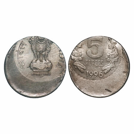 5 Rupees, 2000, Copper-Nickel, 8.77g, Calcutta Mint, Error - Die shift. Very Fine. Scarce.