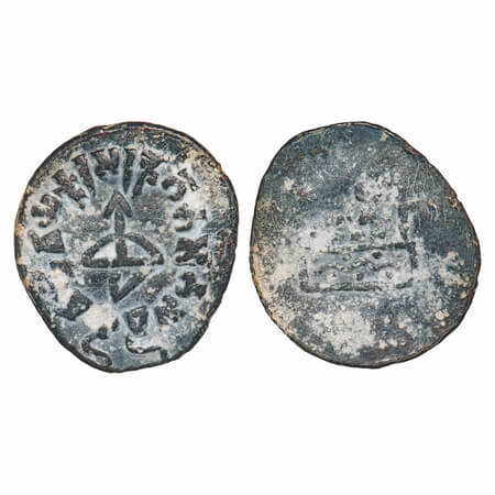 Kuras of Kolhapur, Gautamiputra Vilvayakura, Lead Unit, 11.35g, 35.78x31.45mm, Obv: Bow wi