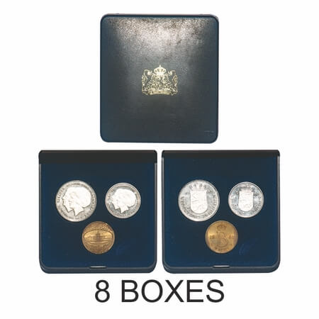 Nederland, (8 Sets) 2 1/2, 1 Gulden Unc, Nickel, with token, 1980, Queen Beatrix (1980-201