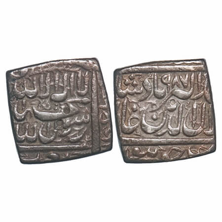 Akbar, Silver Square Rupee, 11.38g, Jaunpur Mint, AH 987, almost complete mint visible. A.