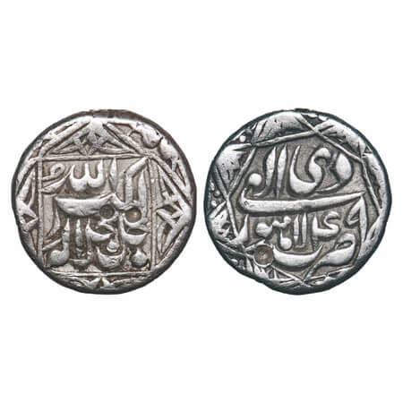 Akbar, Silver ½ Rupee, 5.66g, Lahore Mint, Ilahi month 'Di', 49 RY, ornamental type with a