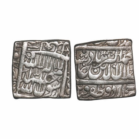 Akbar, Silver Square Rupee, 11.35g, Urdu Zafar Qarin Mint, undated variety without Alif, k