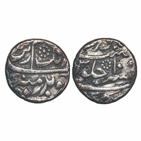 Aurangzeb, Silver ½ Rupee, 5.57g, Golkunda Mint, 10 RY. mint on Bottom, KM 294.3. About Ve