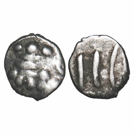 Nolambas Dynasty, Anonymous issue, Silver 1/12 Fanam, 0.21g, 5.81x5.32mm, Obv: Crude repre