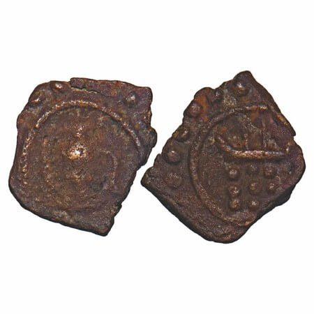 Travancore, Copper Thirai Cash, 0.67g, Obv: Kamandalu. Rev: Similar to Veerarayan Emblem. 