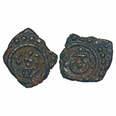 Travancore, Copper Thirai Cash, 0.83g, Obv: Lady looking in to a mirror, Rev: Kumbha. Kumb