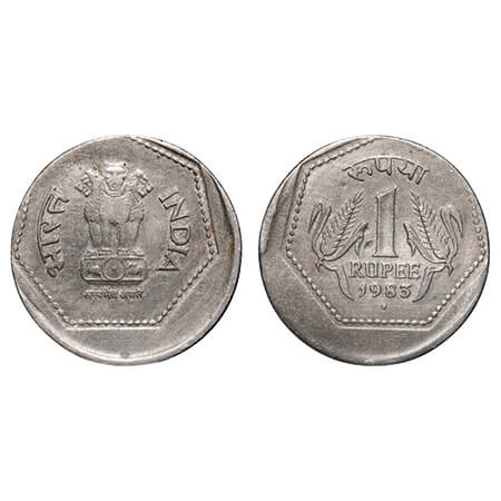 1 Rupee, 1983, Cu-Ni, 5.94g, 10% die shift error. Very Fine, Scarce.