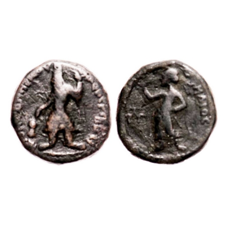 Kushans, Kanishka I, Copper Drachma, 8.22g, 21.91x21.14 mm, Obv: King standing facing besi