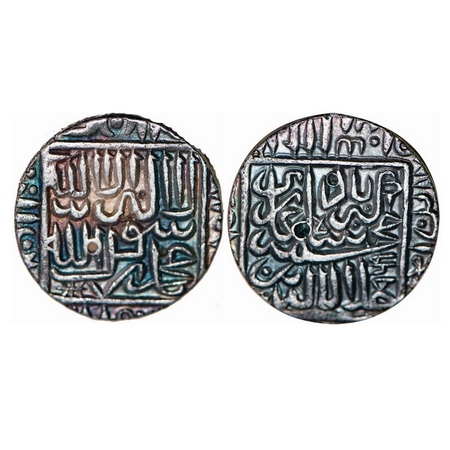 Akbar, Silver Rupee, 11.42g, Karrah mint, AH 969, The mint is (hardly seen) off flan on th