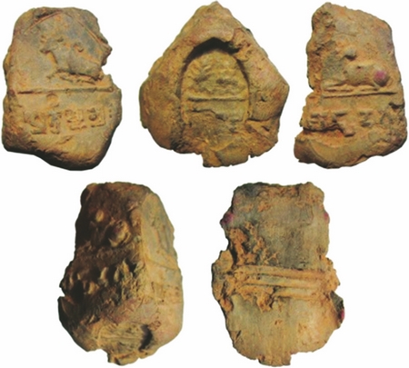 Post Gupta, Malwa Region, Ancient Sealing of Terracotta, 450/500 AD, 35.18g, Obv: Seated b